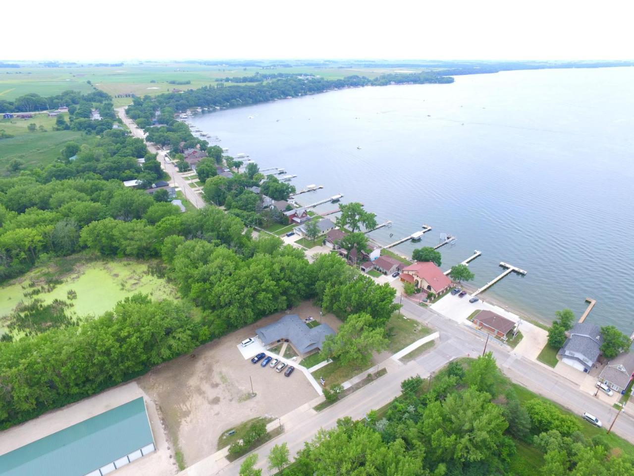 Big Spirit Resort Spirit Lake Exteriör bild